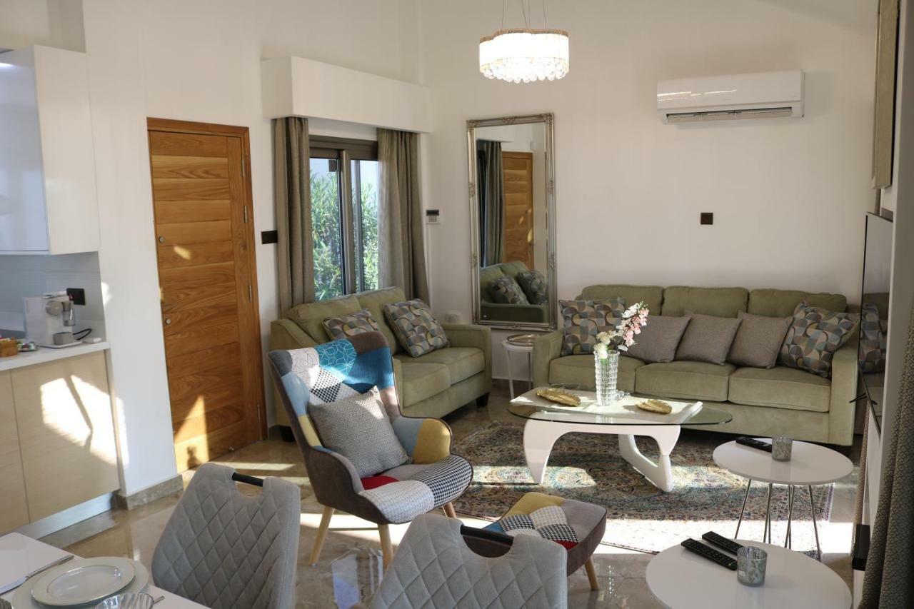 Yulya Villa By Taimoura Paphos Eksteriør bilde
