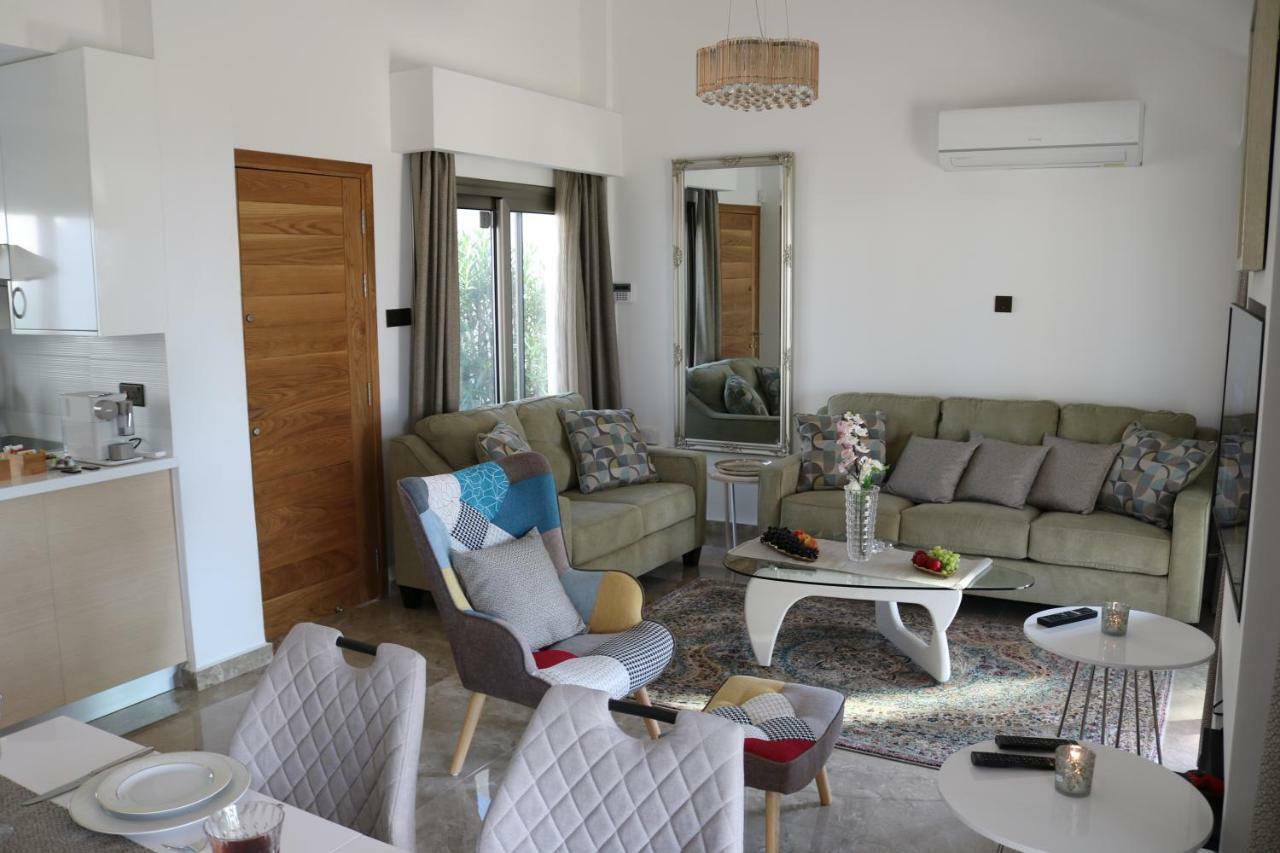 Yulya Villa By Taimoura Paphos Eksteriør bilde