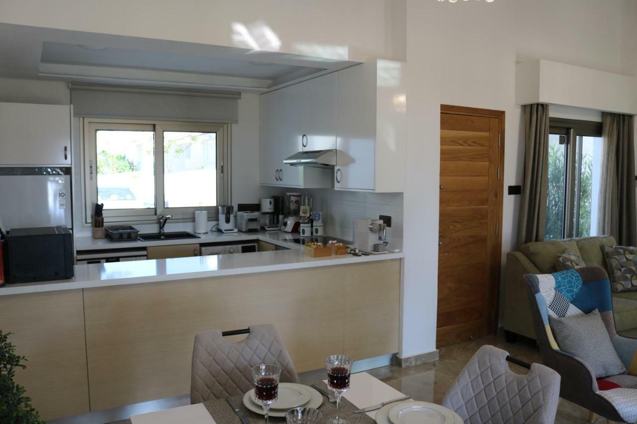 Yulya Villa By Taimoura Paphos Eksteriør bilde