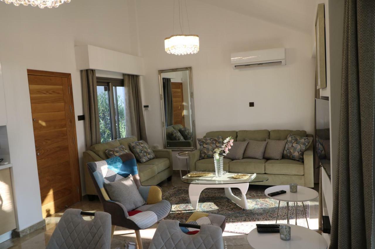 Yulya Villa By Taimoura Paphos Eksteriør bilde