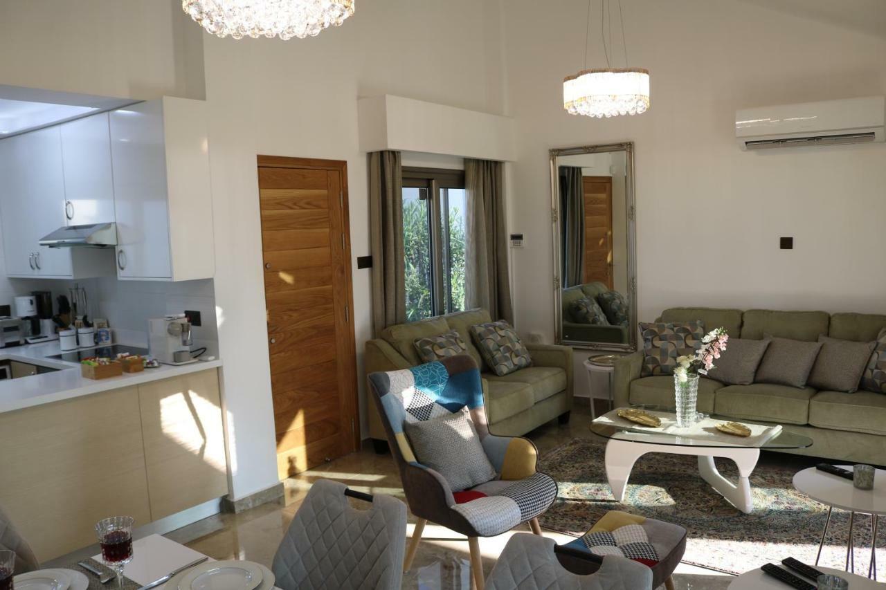 Yulya Villa By Taimoura Paphos Eksteriør bilde